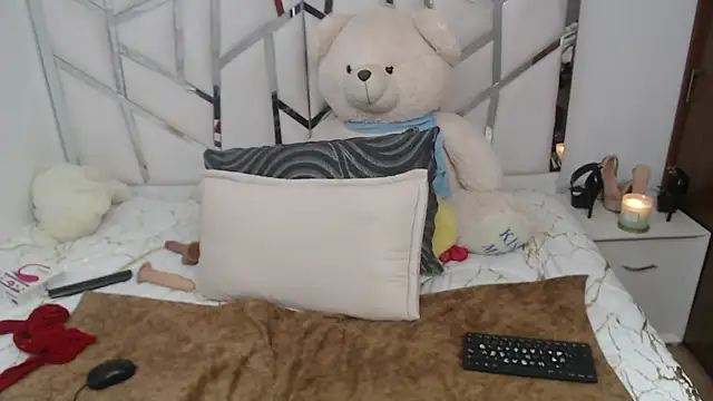 celestesouzalatin online show from March 18, 12:03 am