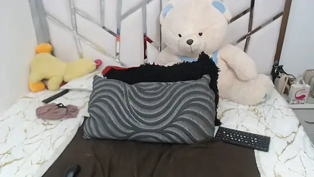 celestesouzalatin online show from June 14, 2:24 am