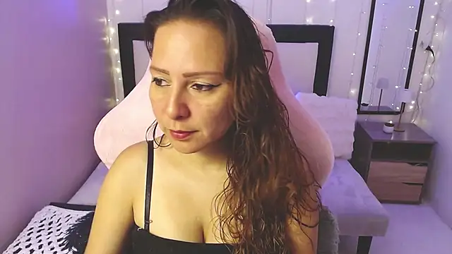 camila delarosa online show from June 30, 3:24 pm