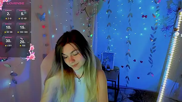 Snapshot of Sweet_me_ chatting on May 9, 5:34 am Sweet me online show from May 9, 5:34 am