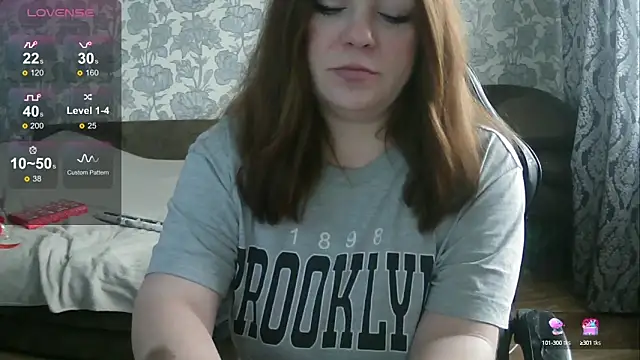 Snapshot of Sabrina_Poison chatting on December 6, 8:15 am Sabrina Poison online show from December 6, 8:15 am