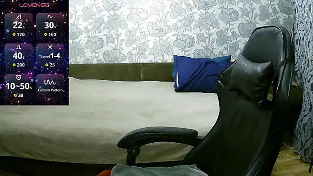 Snapshot of Sabrina_Poison chatting on November 13, 3:38 am Sabrina Poison online show from November 13, 3:38 am