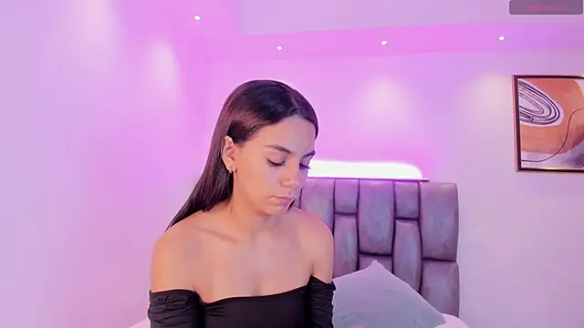 Snapshot of martina_mancini chatting on February 5, 12:17 pm martina mancini online show from February 5, 12:17 pm