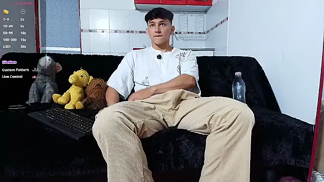 Snapshot of jacques_cardiet chatting on May 6, 2:11 pm jacques cardiet online show from May 6, 2:11 pm