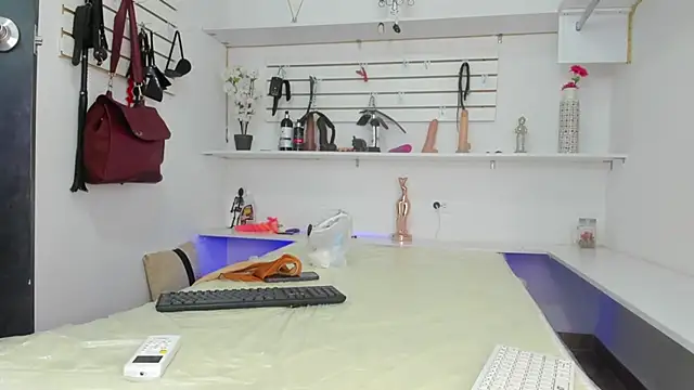 Snapshot of Alejandra_Dunn chatting on September 25, 1:15 pm Alejandra Dunn online show from September 25, 1:15 pm
