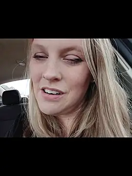 Snapshot of Cumonkatie chatting on January 11, 1:27 pm Cumonkatie online show from January 11, 1:27 pm