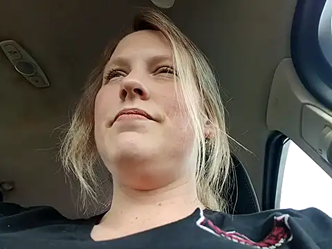 Snapshot of Cumonkatie chatting on March 24, 7:08 pm Cumonkatie online show from March 24, 7:08 pm