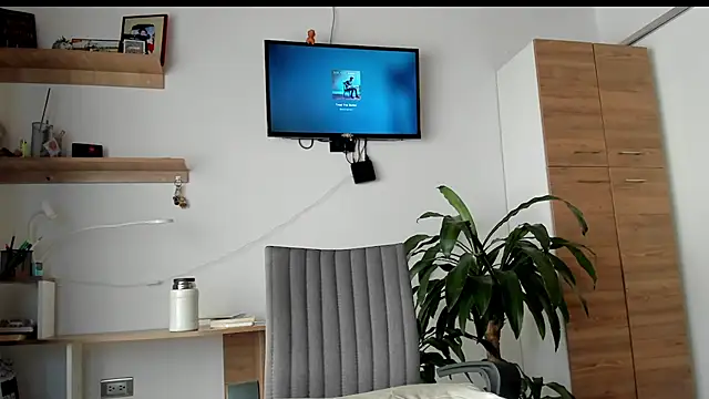 Snapshot of manucute_23_ chatting on June 19, 3:38 pm manucute 23 online show from June 19, 3:38 pm