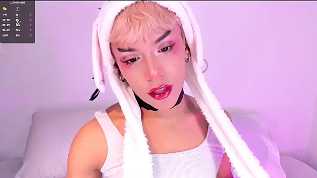 Snapshot of Danigio chatting on March 11, 6:53 am Danigio online show from March 11, 6:53 am