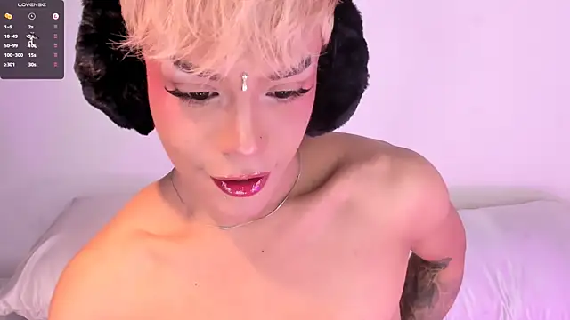 Snapshot of Danigio chatting on March 19, 5:39 pm Danigio online show from March 19, 5:39 pm