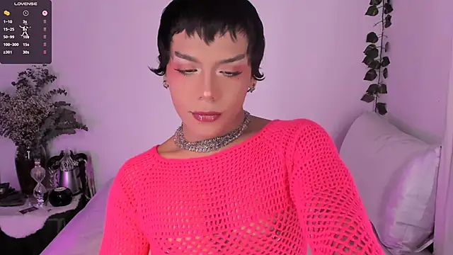 Snapshot of Danigio chatting on November 12, 5:30 am Danigio online show from November 12, 5:30 am