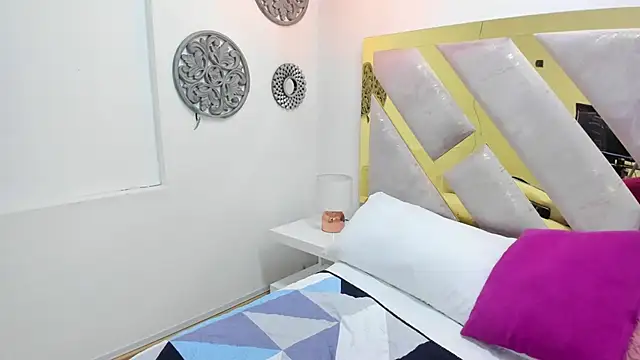 Oriana Guzman online show from February 23, 2:57 pm