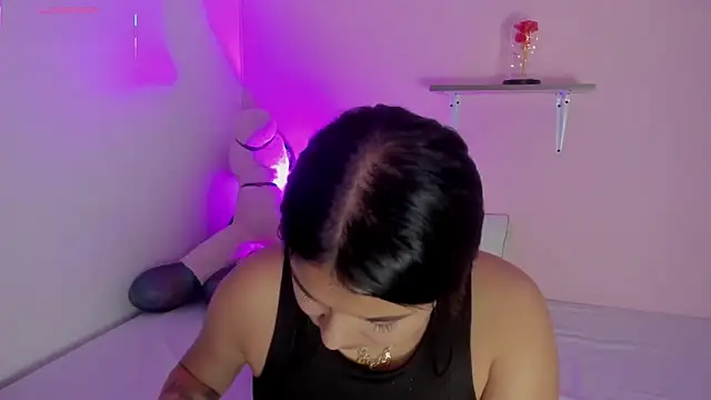 Oriana Guzman online show from November 11, 11:27 pm