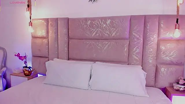Oriana Guzman online show from August 4, 12:36 am