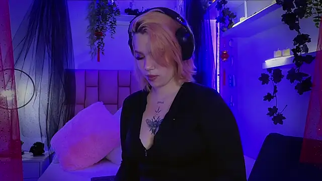 Snapshot of albaismynameX chatting on October 27, 12:20 pm albaismynameX online show from October 27, 12:20 pm