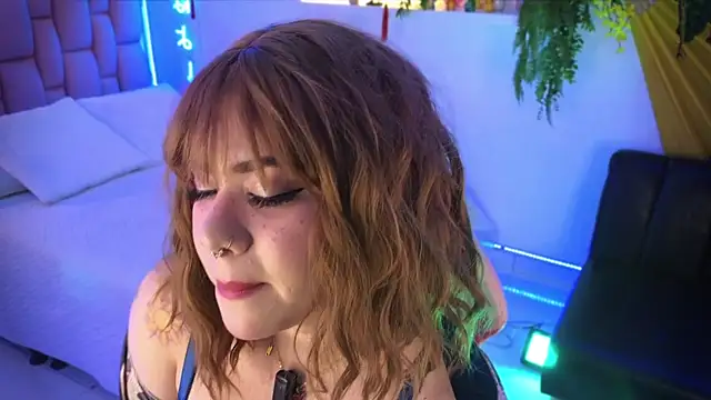 Snapshot of albaismynameX chatting on December 1, 12:10 pm albaismynameX online show from December 1, 12:10 pm