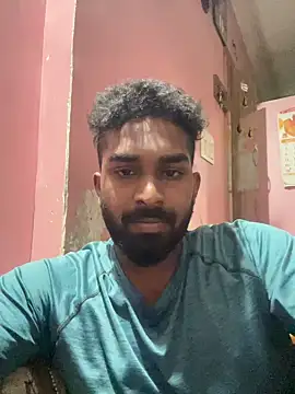 Snapshot of Handsomehunk_4U chatting on December 5, 3:39 pm Handsomehunk 4U online show from December 5, 3:39 pm