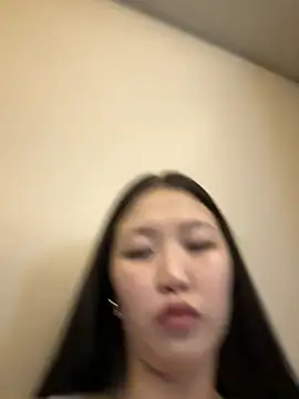 Snapshot of Aiko_Yumi chatting on December 28, 11:52 am Aiko Yumi online show from December 28, 11:52 am