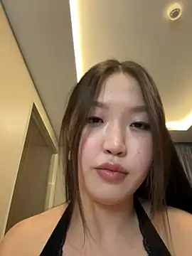 Snapshot of Aiko_Yumi chatting on January 3, 5:31 pm Aiko Yumi online show from January 3, 5:31 pm