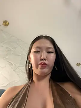 Snapshot of Aiko_Yumi chatting on March 9, 2:54 pm Aiko Yumi online show from March 9, 2:54 pm