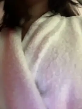 Snapshot of Aiko_Yumi chatting on September 21, 9:49 pm Aiko Yumi online show from September 21, 9:49 pm