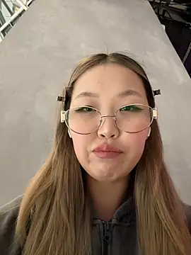 Snapshot of Aiko_Yumi chatting on October 26, 6:36 pm Aiko Yumi online show from October 26, 6:36 pm