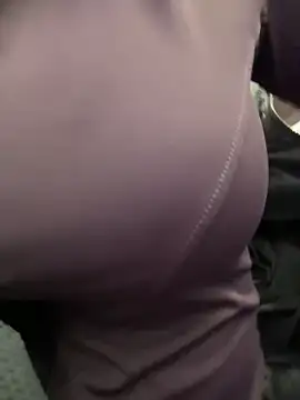 Snapshot of Aiko_Yumi chatting on November 30, 2:21 pm Aiko Yumi online show from November 30, 2:21 pm