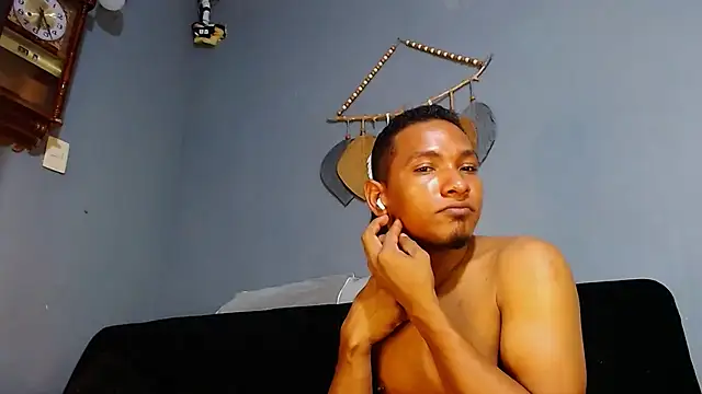 Grandeygruesa1 online show from February 28, 2:42 am