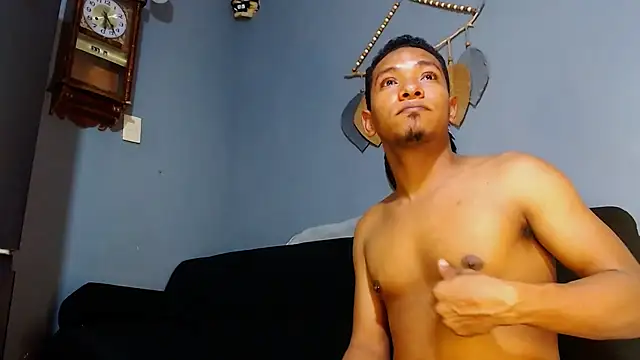 Grandeygruesa1 online show from March 18, 2:58 am