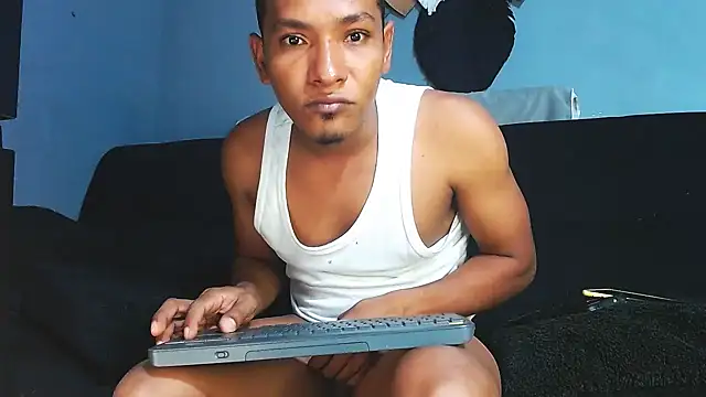 Grandeygruesa1 online show from November 1, 3:19 am