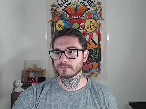 Snapshot of clark_r chatting on April 16, 12:22 am clark r online show from April 16, 12:22 am
