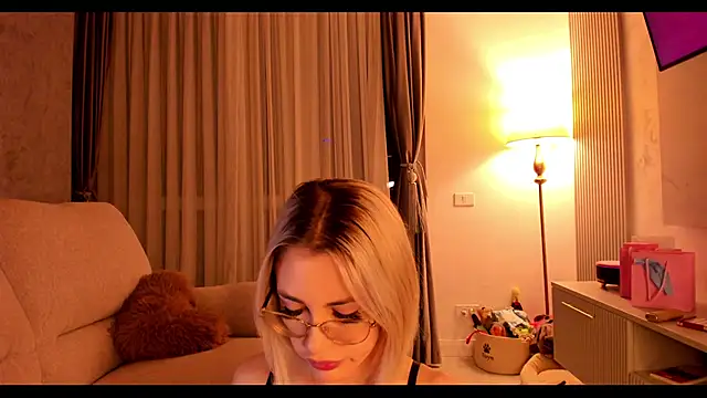 BaayBee   online show from January 29, 9:28 pm