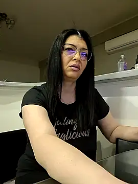 Snapshot of Milf_Abigail chatting on January 23, 11:26 pm Milf Abigail online show from January 23, 11:26 pm