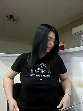 Snapshot of Milf_Abigail chatting on January 24, 11:45 pm Milf Abigail online show from January 24, 11:45 pm
