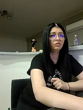 Snapshot of Milf_Abigail chatting on January 25, 2:47 am Milf Abigail online show from January 25, 2:47 am