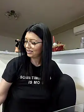 Snapshot of Milf_Abigail chatting on January 28, 3:15 am Milf Abigail online show from January 28, 3:15 am