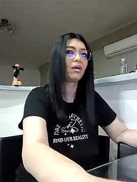 Snapshot of Milf_Abigail chatting on January 29, 11:46 pm Milf Abigail online show from January 29, 11:46 pm