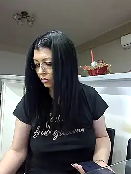 Snapshot of Milf_Abigail chatting on January 31, 2:26 am Milf Abigail online show from January 31, 2:26 am