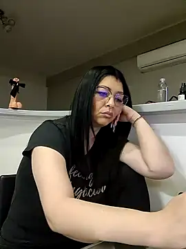 Snapshot of Milf_Abigail chatting on January 31, 5:30 am Milf Abigail online show from January 31, 5:30 am