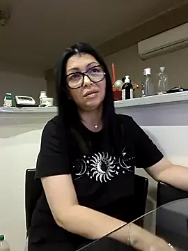 Milf Abigail online show from November 26, 10:33 pm