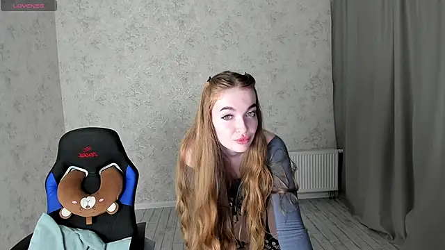 LissaCain online show from December 4, 3:48 am