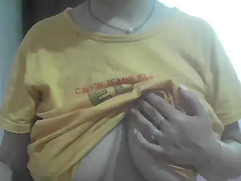 Snapshot of AnaXBerry chatting on May 16, 6:54 am AnaXBerry online show from May 16, 6:54 am