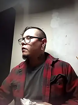 Snapshot of AlanDickson chatting on January 26, 5:02 am AlanDickson online show from January 26, 5:02 am