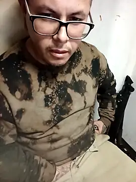 Snapshot of AlanDickson chatting on March 4, 8:24 am AlanDickson online show from March 4, 8:24 am