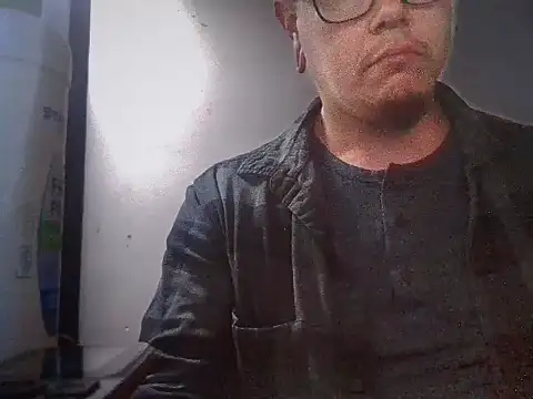 Snapshot of AlanDickson chatting on March 18, 2:48 pm AlanDickson online show from March 18, 2:48 pm