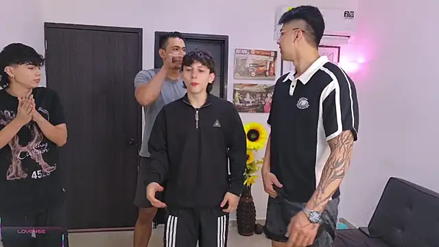 badguyss bisex online show from April 23, 11:20 am