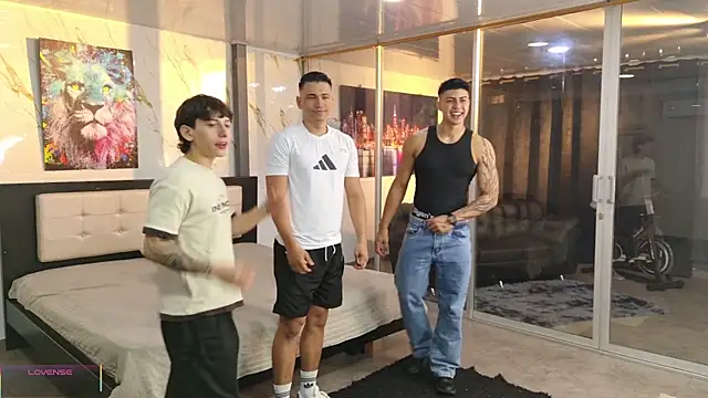 badguyss bisex online show from April 27, 11:19 am
