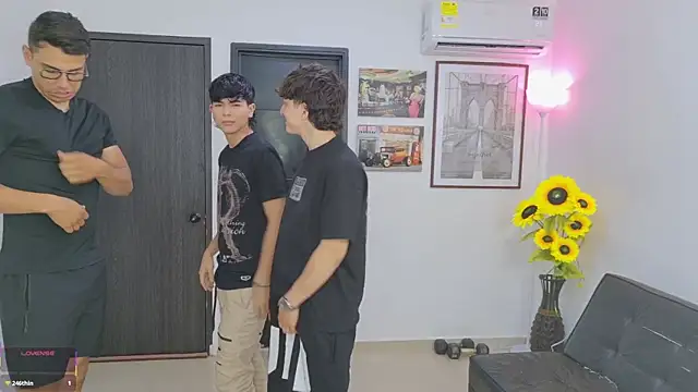 badguyss bisex online show from June 10, 11:20 am