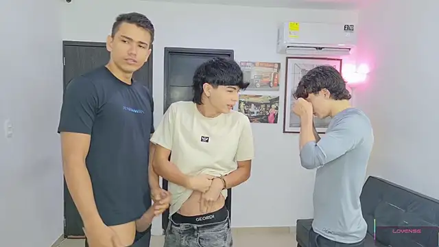 badguyss bisex online show from June 15, 11:23 am