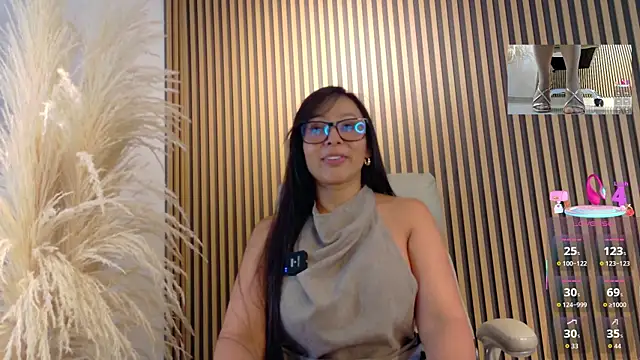 Snapshot of lulu_072 chatting on June 19, 12:48 am lulu 072 online show from June 19, 12:48 am